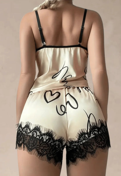 Beżowy komplet piżamowy damski satynowy na ramiączkach z krótkimi spodenkami