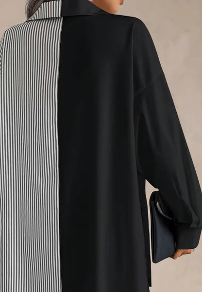 Czarno-biała koszula damska oversize w paski z zaokrąglonym dołem