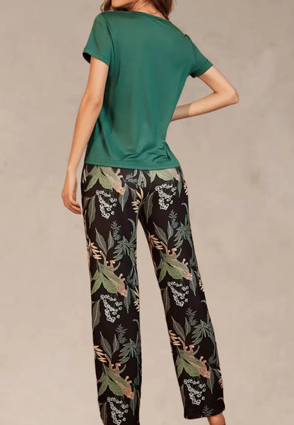 Zielony komplet piżamowy damski z krótkim rękawem i długimi spodniami w liście