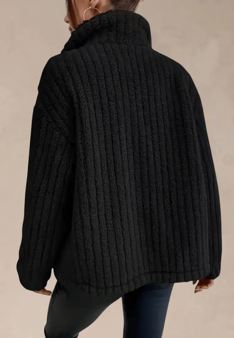 Czarna kurtka damska polarowa oversize pikowana z guzikami