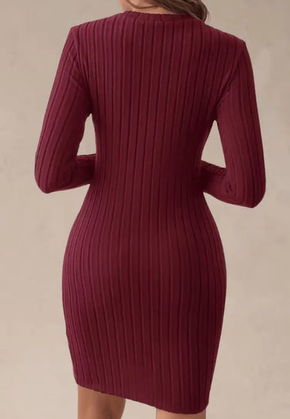 Bordowa sukienka prążkowana dzianinowa z długim rękawem