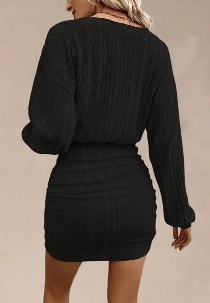 Czarna sukienka dzianinowa z dekoltem V i długim rękawem