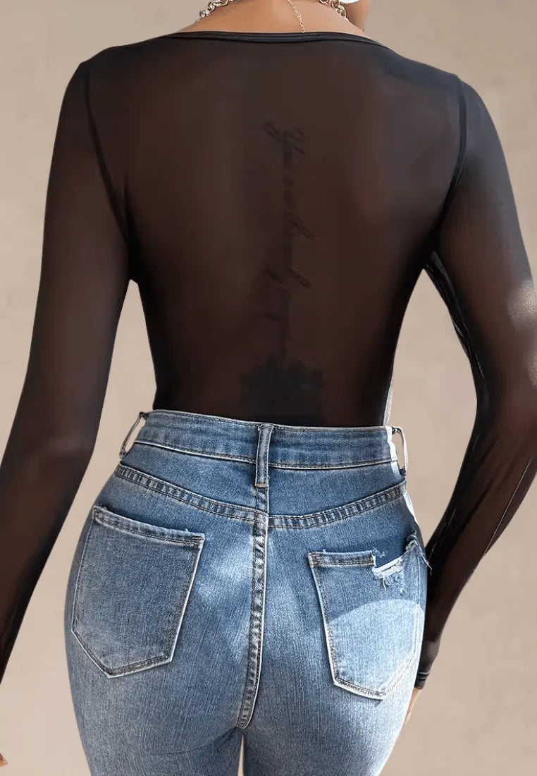 Czarne body damskie koronkowe z długim rękawem i transparentnym tyłem