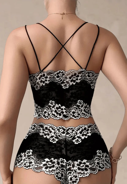 Czarny komplet bielizny damski biustonosz i figi koronkowe z haftem