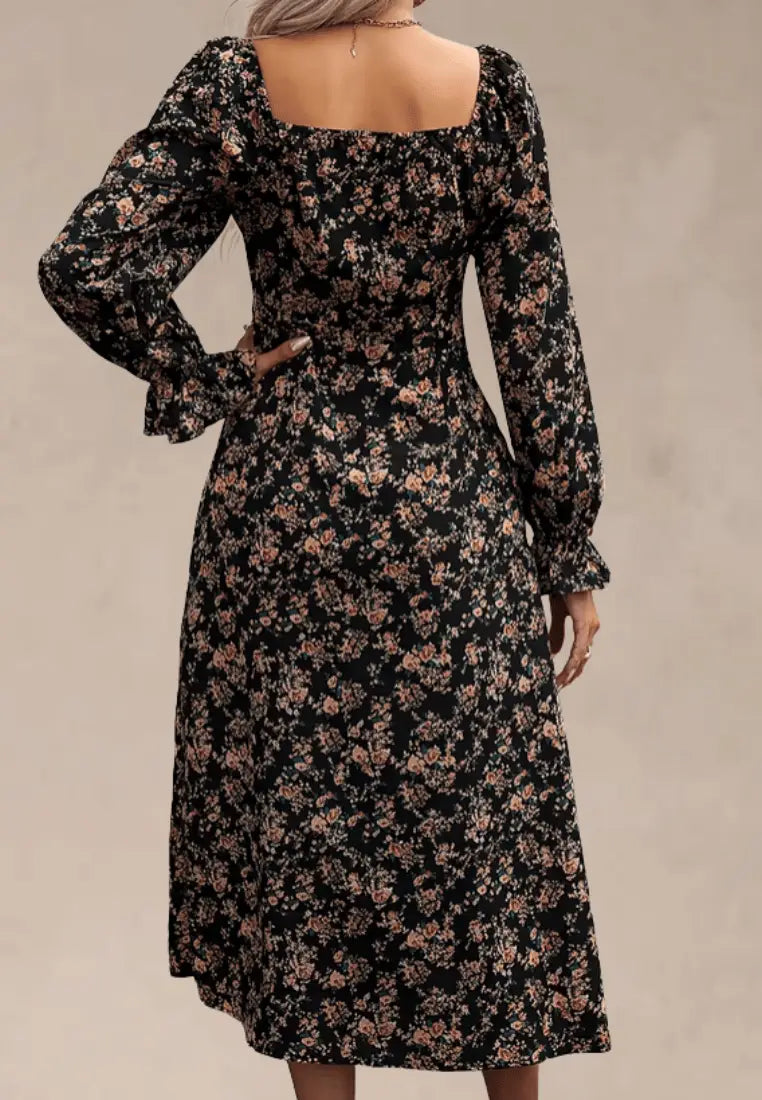 Czarna sukienka midi w drobny kwiatowy nadruk z kwadratowym dekoltem