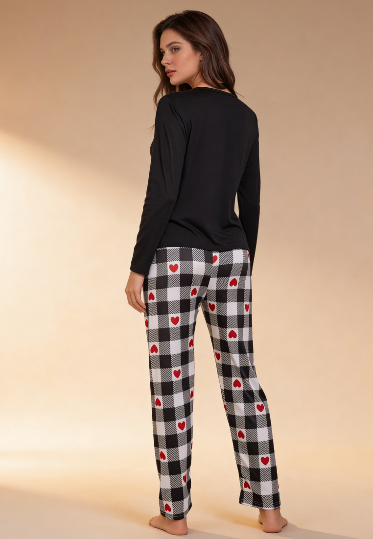 Czarny komplet piżamowy damski z długim rękawem i spodniami w serca