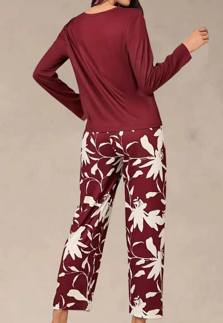 Bordowy komplet piżamowy damski z długim rękawem i długimi spodniami w kwiaty