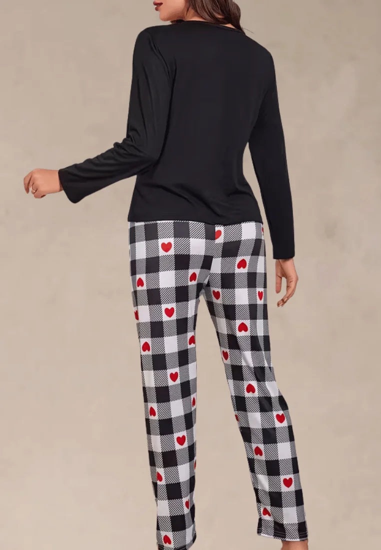 Czarny komplet piżamowy damski z długim rękawem i spodniami w serca