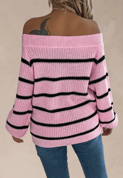 Różowy sweter damski w czarne paski z odkrytymi ramionami