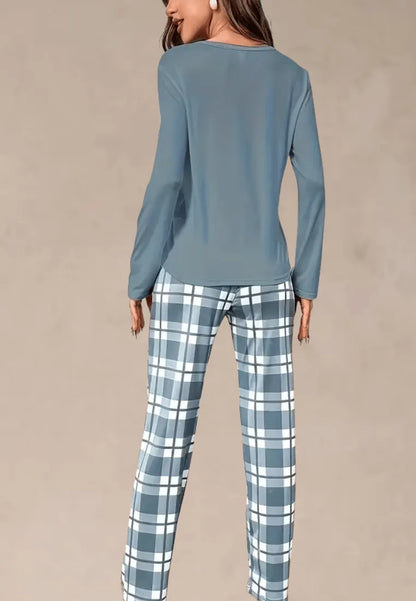 Niebieski komplet piżamowy damski z długim rękawem i spodniami w kratę