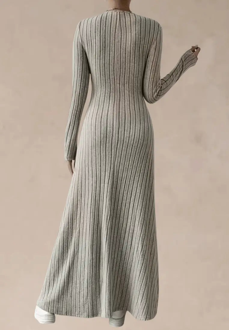 Beżowa sukienka maxi z prążkowanej dzianiny i dekoltem V