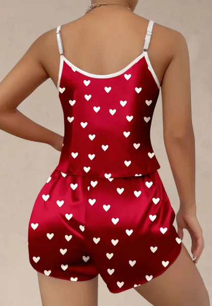 Czerwony komplet piżamowy damski z topem i spodenkami w serca