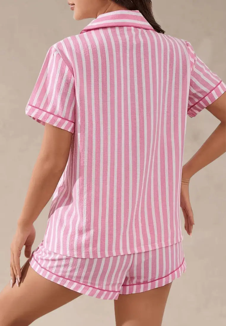 Różowy komplet piżamowy damski koszula z krótkim rękawem i spodenki w paski