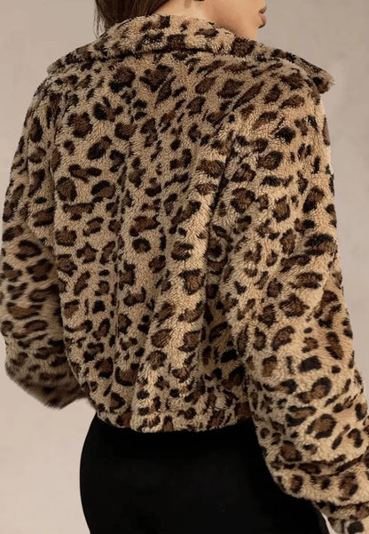 Panterkowa kurtka damska wzorzysta polarowa krótka na zamek