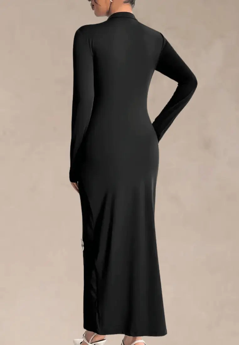 Czarna sukienka maxi z kwiatami 3D i stójką