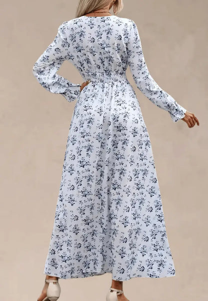 Błękitna sukienka maxi w kwiaty z gumką w talii i dekoltem V