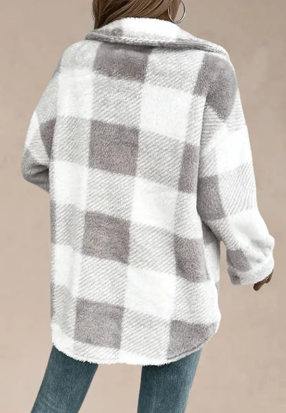 Jasnobeżowa kurtka damska polarowa długa w kratę z guzikami