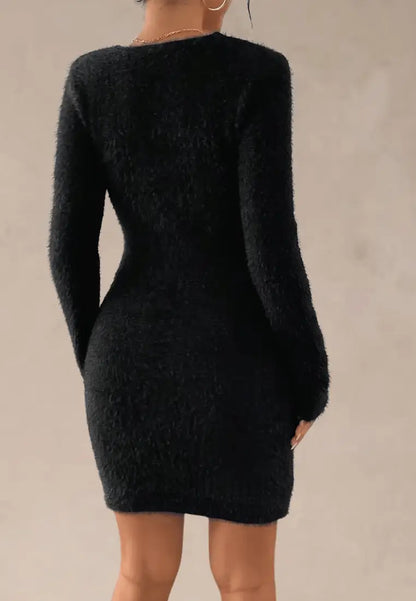 Czarna sukienka dzianinowa z długim rękawem i okrągłym dekoltem