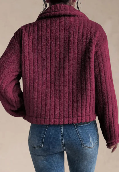 Bordowa kurtka damska polarowa oversize z guzikami do pasa