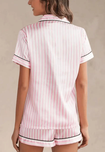 Różowy komplet piżamowy damski z koszulą i szortami w paski
