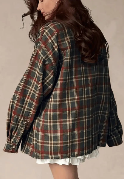Zielona koszula damska flanelowa w czerwoną kratę oversize z guzikami