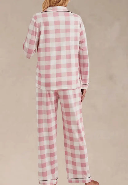 Różowy komplet piżamowy damski z długim rękawem i spodniami w kratę