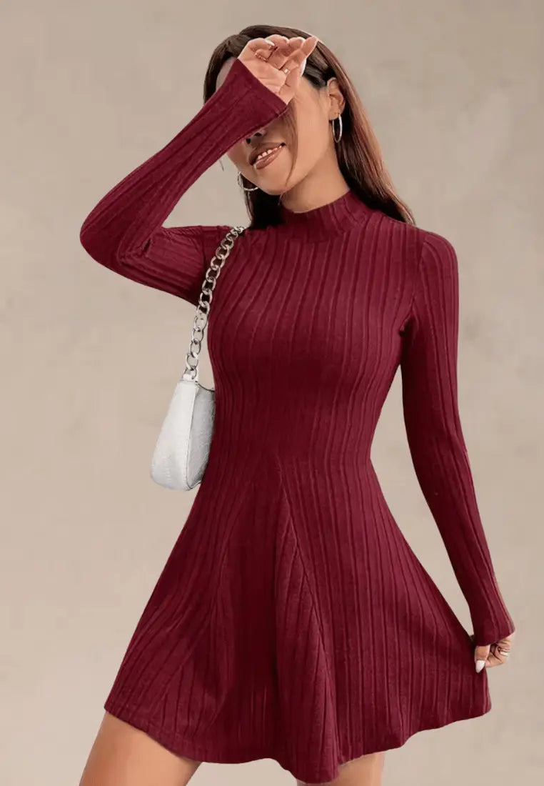 Bordowa sukienka dzianinowa z długim rękawem i stójką