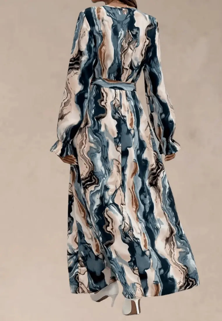 Zielono‑beżowa sukienka kopertowa marmurkowy wzór z paskiem i długim rękawem