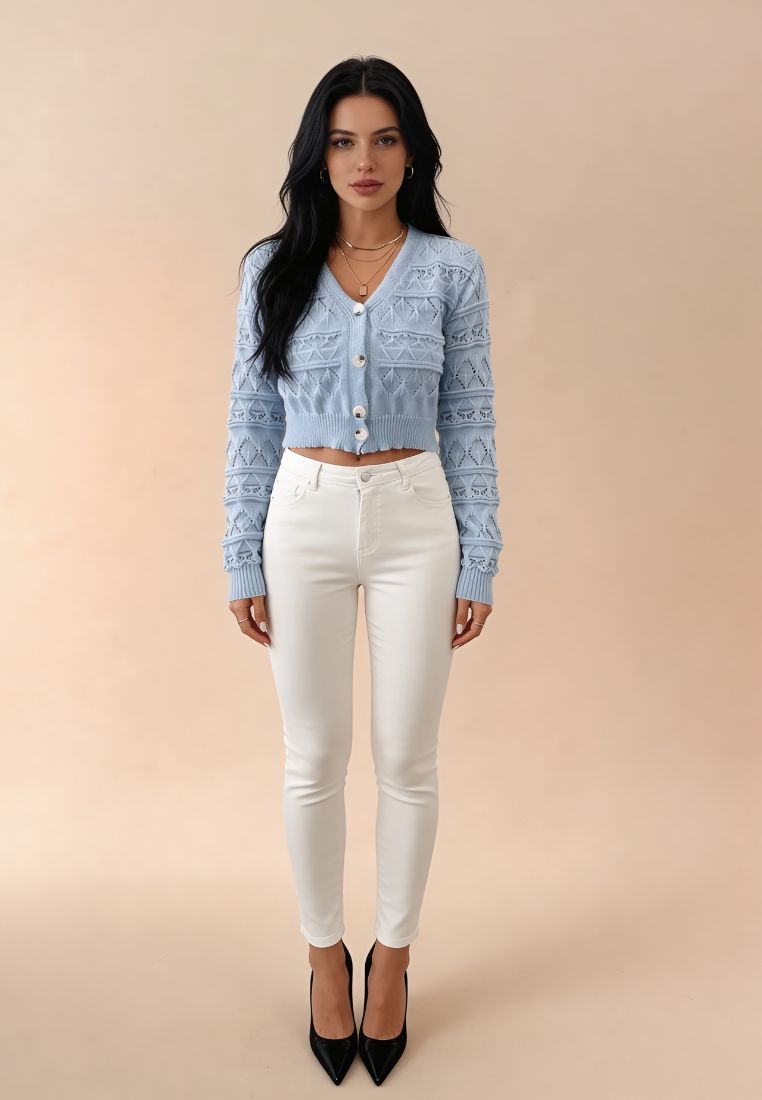 Błękitny kardigan damski ażurowy krótki fason perełkowe guziki