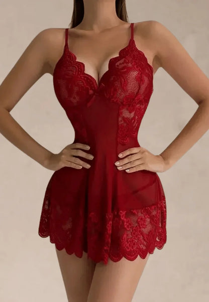 Czerwona koszula nocna damska z stringami koronkowa na ramiączkach