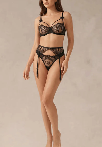 Czarny zestaw bielizny damski koronkowy z kokardkami i pasem do pończoch