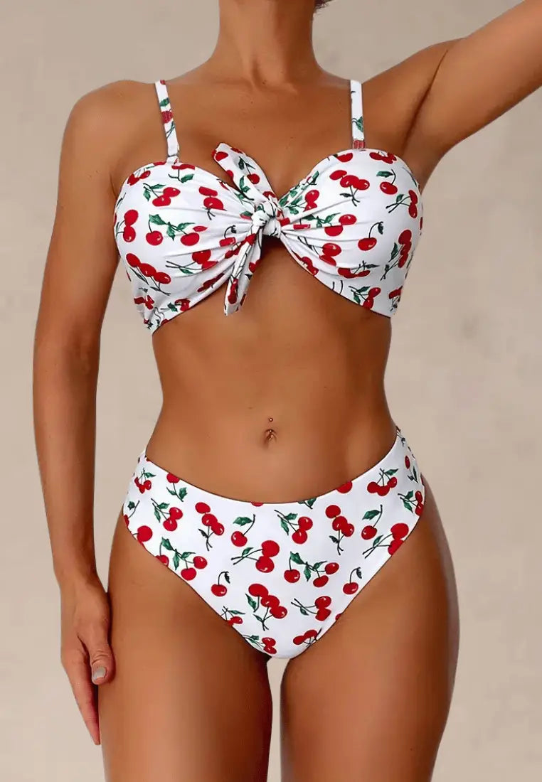 Biały strój kąpielowy dwuczęściowy damski w uroczy wzór wiśni
