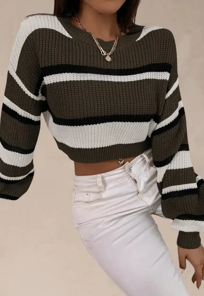 Brązowy sweter damski w czarno-białe poziome paski