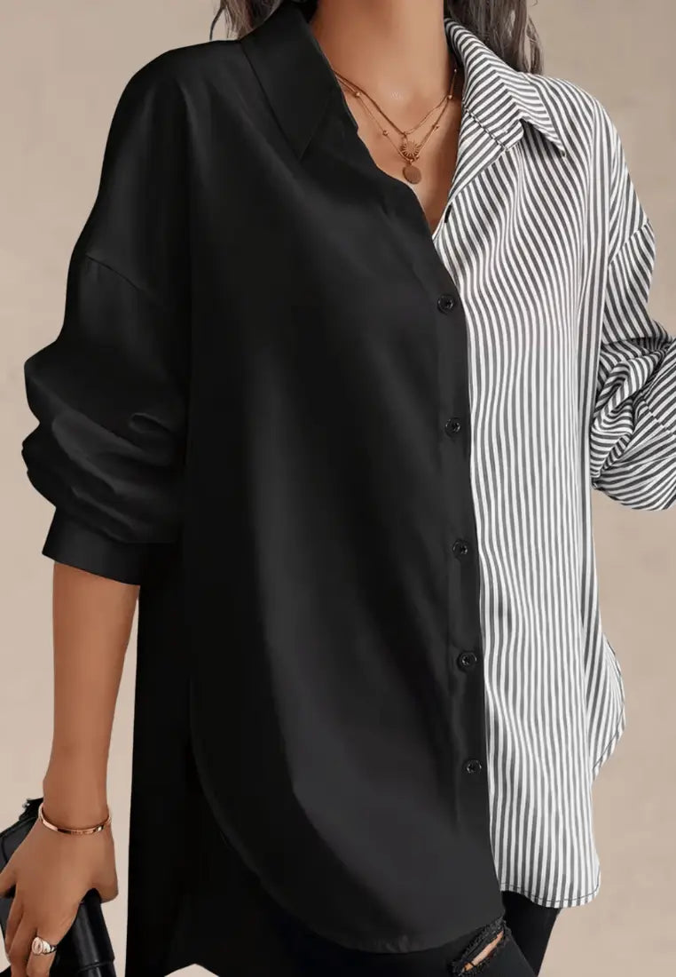 Czarno-biała koszula damska oversize w paski z zaokrąglonym dołem