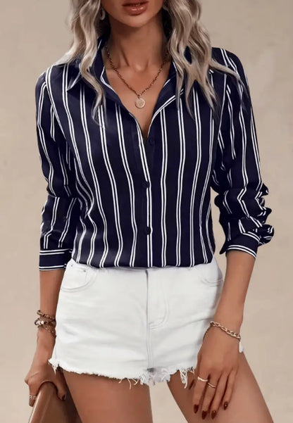 Granatowa koszula damska w paski slim fit z klasycznym kołnierzykiem