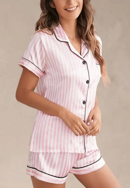Różowy komplet piżamowy damski z koszulą i szortami w paski