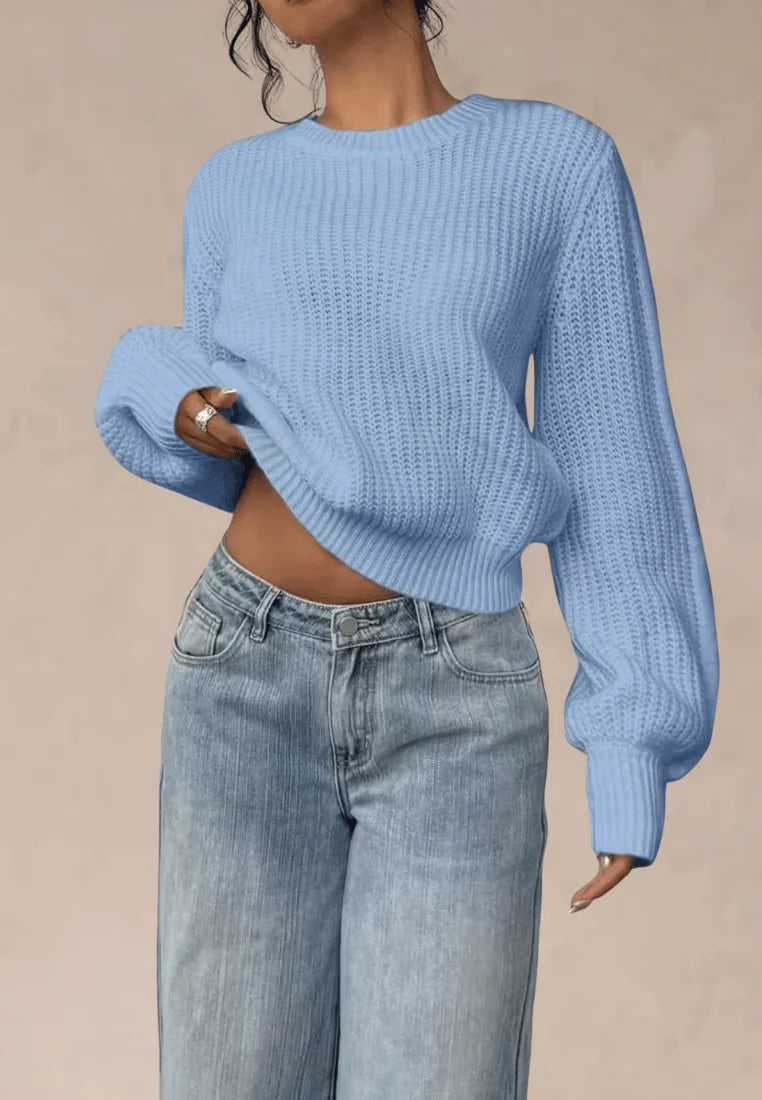 Błękitny sweter damski oversize o grubym splocie