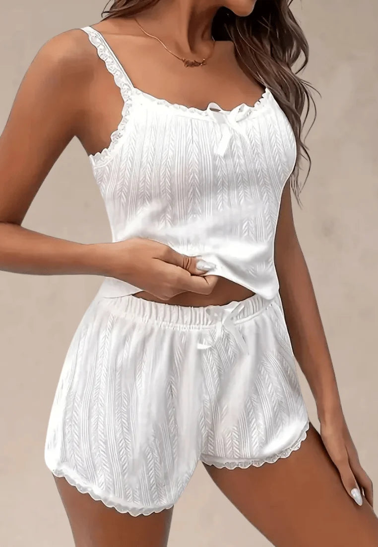 Biały komplet piżamowy damski z ramiączkami i krótkimi spodenkami