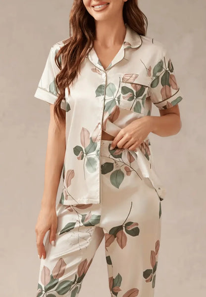 Kremowy komplet piżamowy damski z krótkim rękawem i długimi spodniami w liście