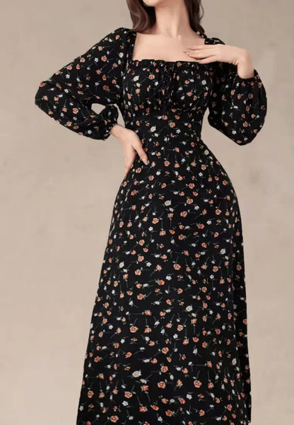 Czarna sukienka maxi w drobny kwiatowy wzór z kwadratowym dekoltem