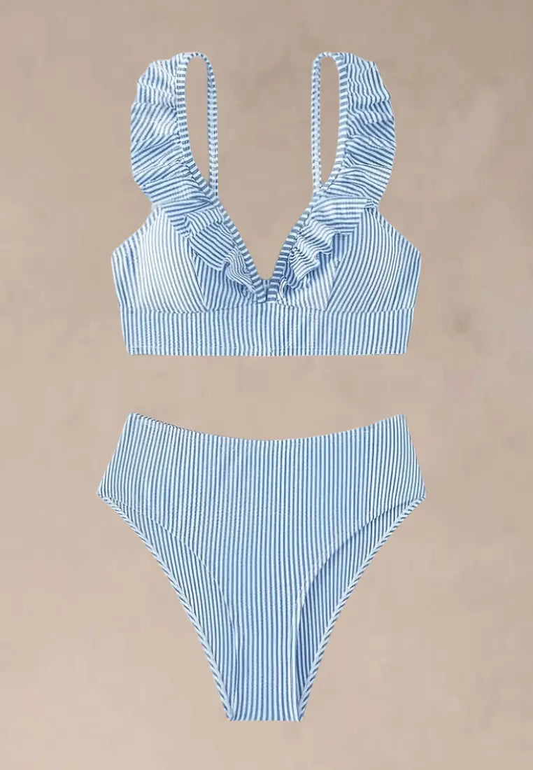 Niebieski strój kąpielowy dwuczęściowy damski w delikatne paski i falbanki