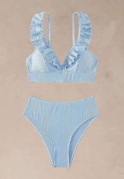 Niebieski strój kąpielowy dwuczęściowy damski w delikatne paski i falbanki