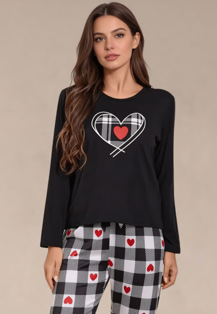 Czarny komplet piżamowy damski z długim rękawem i spodniami w serca