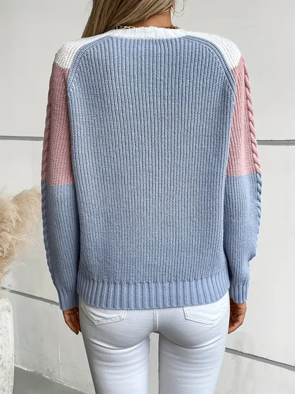 Sweter damski w pastelowe bloki kolorów z warkoczowym splotem