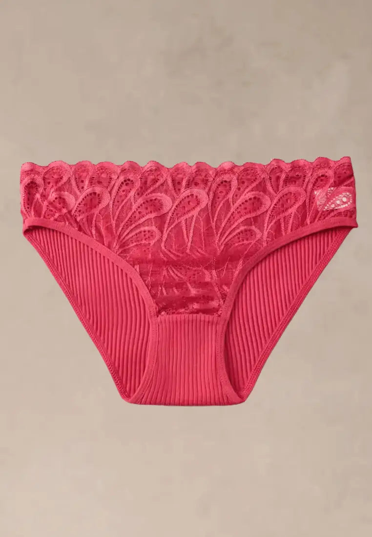 Zestaw 3 szt. figi majtki damskie koronkowe bawełniane czarne, czerwone i pudrowe