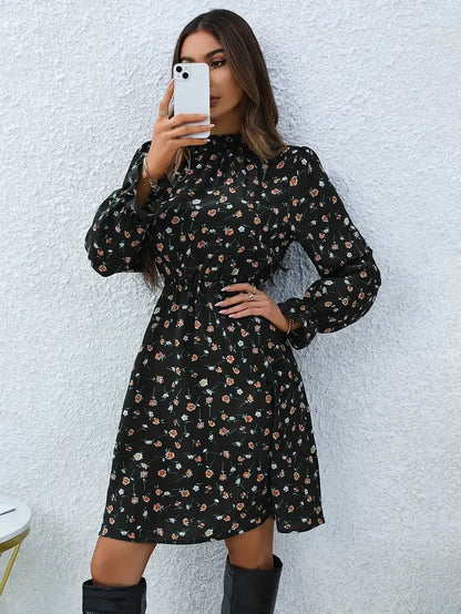 Sukienka damska w kwiaty z długim rękawem