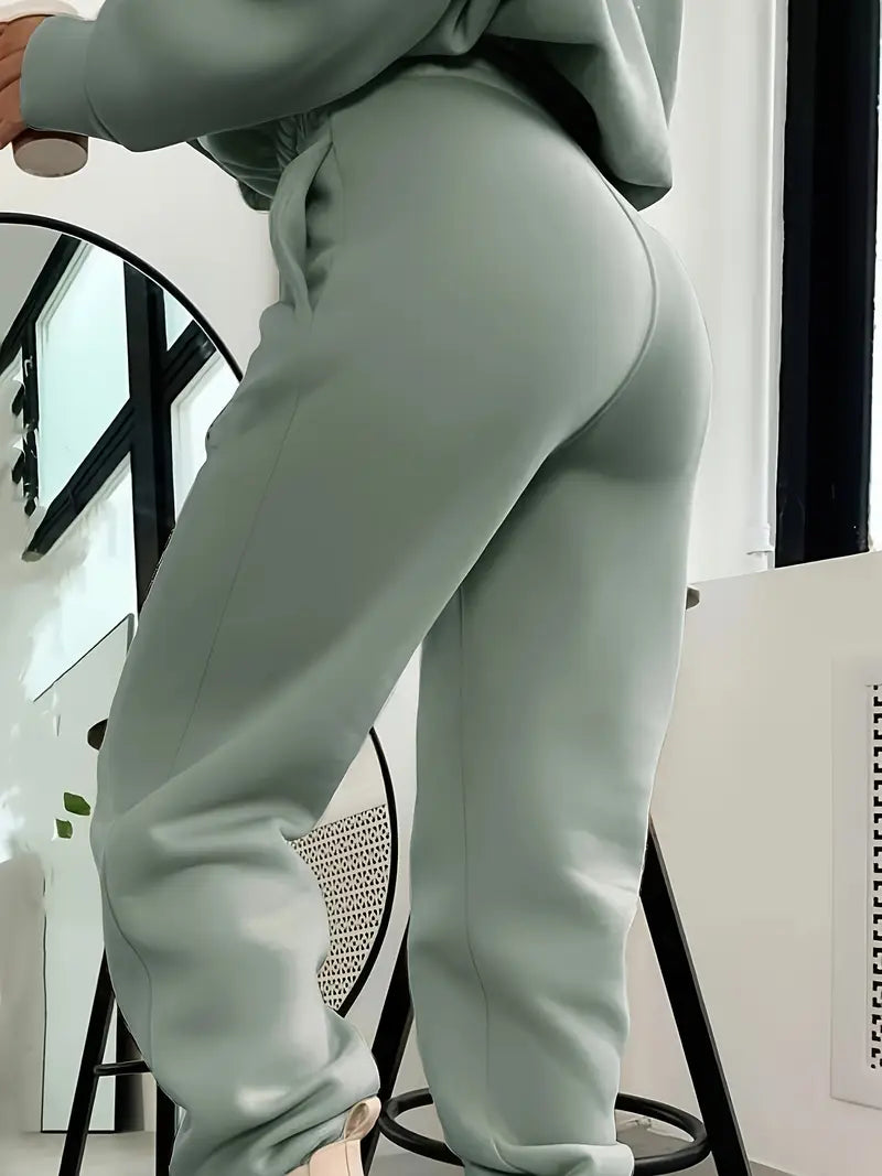 Damski dres z kapturem i spodniami jogger