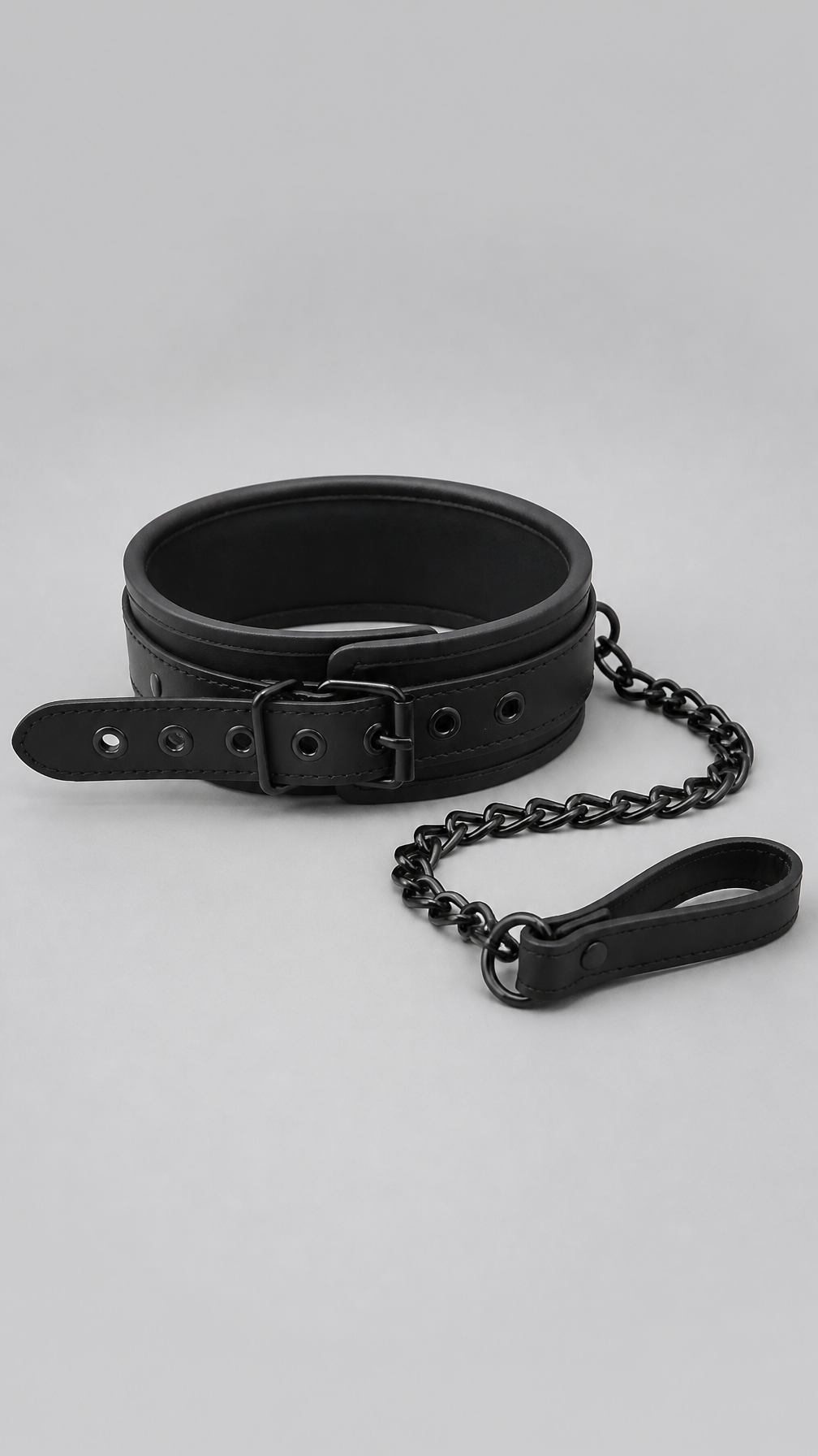 Choker z łańcuszkiem i smyczą Solesio